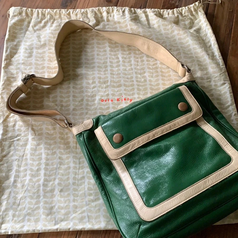 Orla Kiely Green and Cream Shoulder Bag - Picture 4 of 9